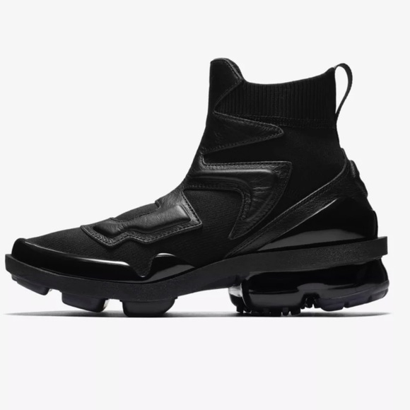 Nike Shoes - Nike Air VaporMax Light 2 Sneakers Size 7.5 Women’s